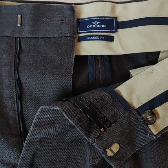 Dockers Mens Pleated Classic Charcoal Khaki - Picture 6 of 8